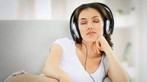 पसंदीदा संगीत सुनने से कम होगा अल्जाइमर का असर, शोध में दावा